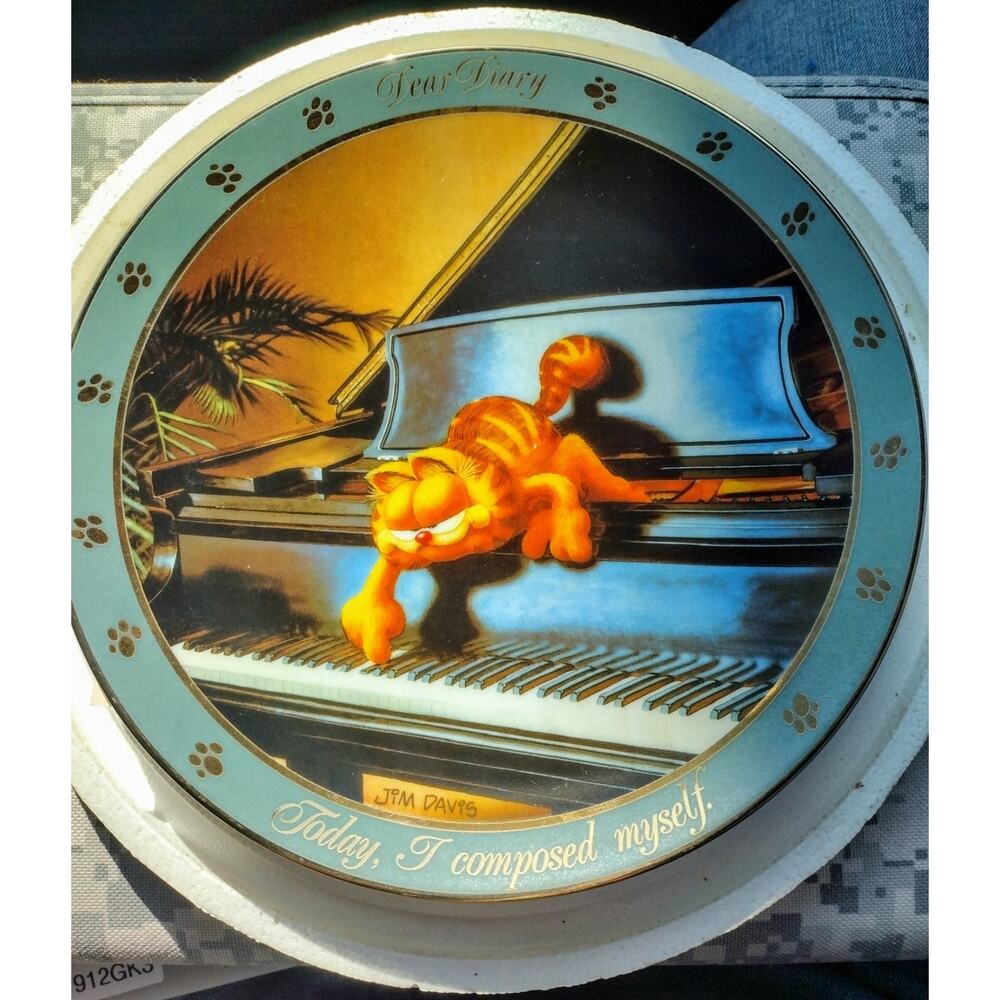 Danbury Mint 1990 - GARFIELD Dear Diary - I COMPOSED MYSELF - Collector Plate